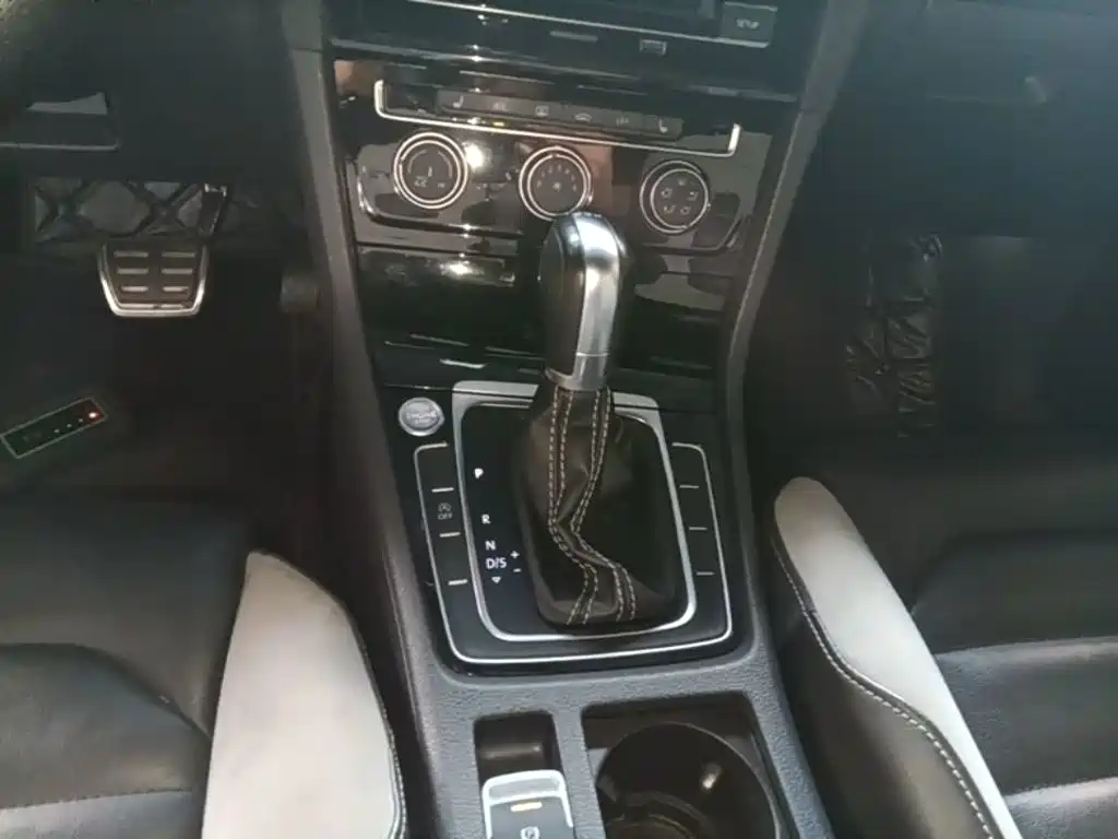 Volkswagen Golf — миниатюра 14