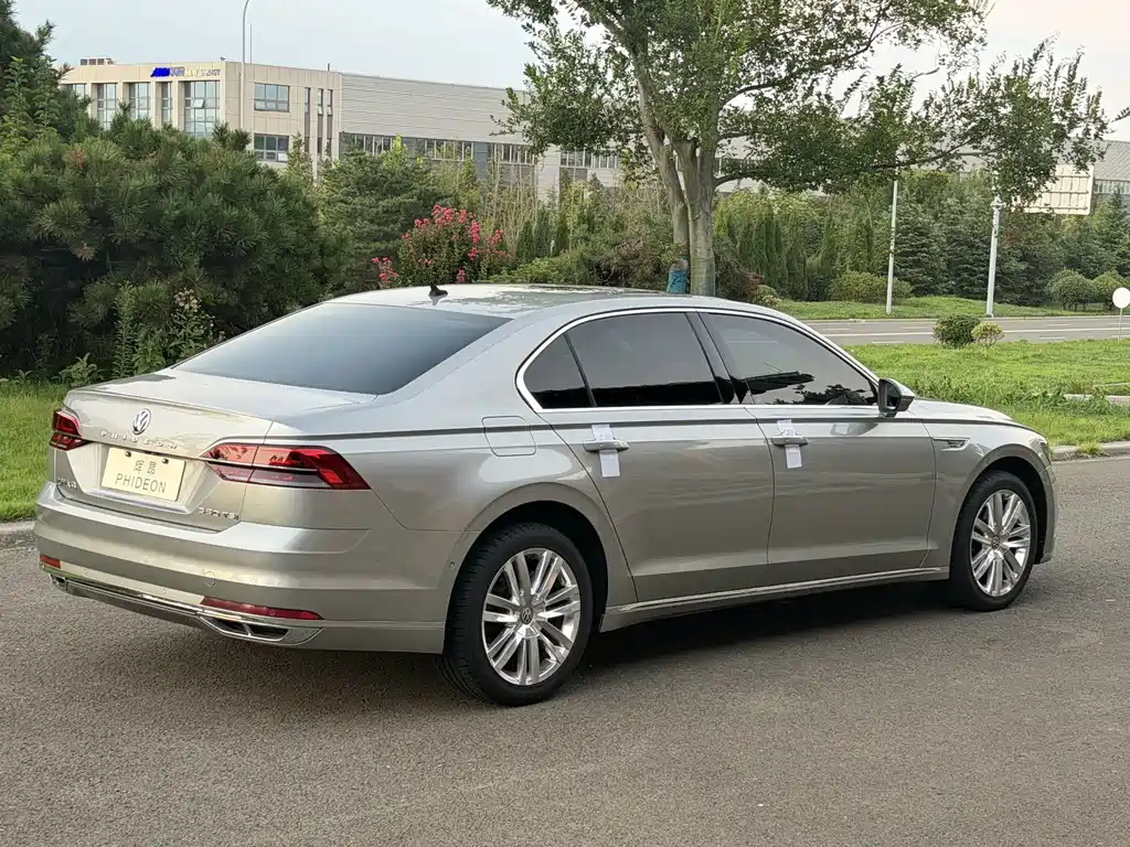 Volkswagen Phideon — миниатюра 4