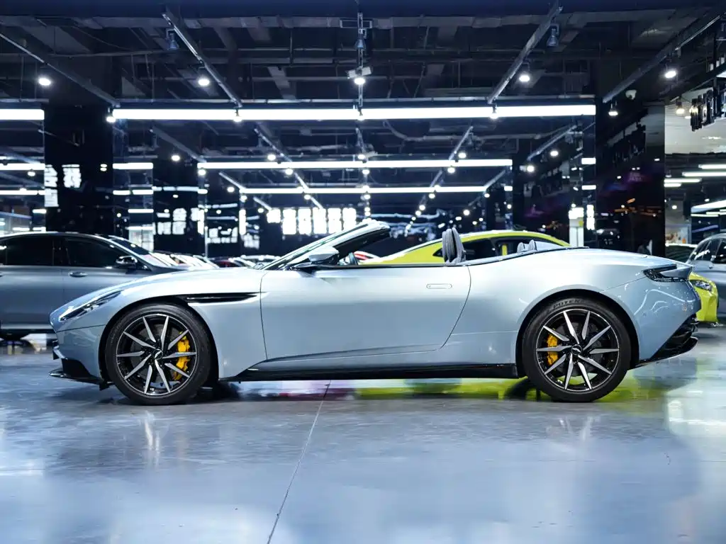 Aston Martin DB11 — миниатюра 4