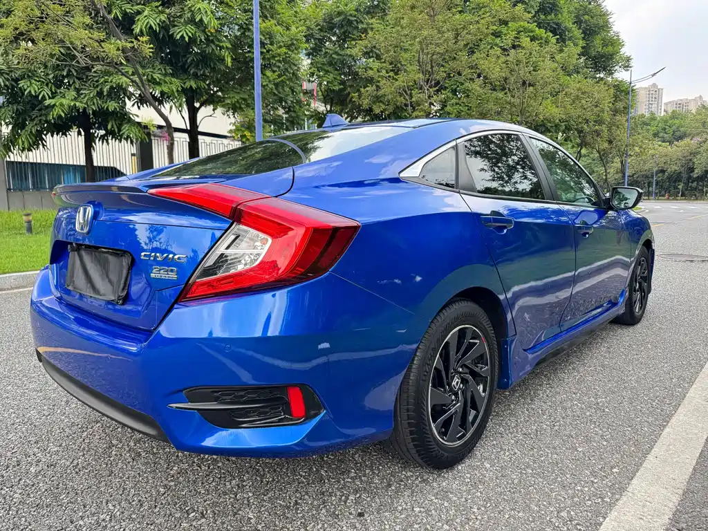 Honda Civic — миниатюра 6