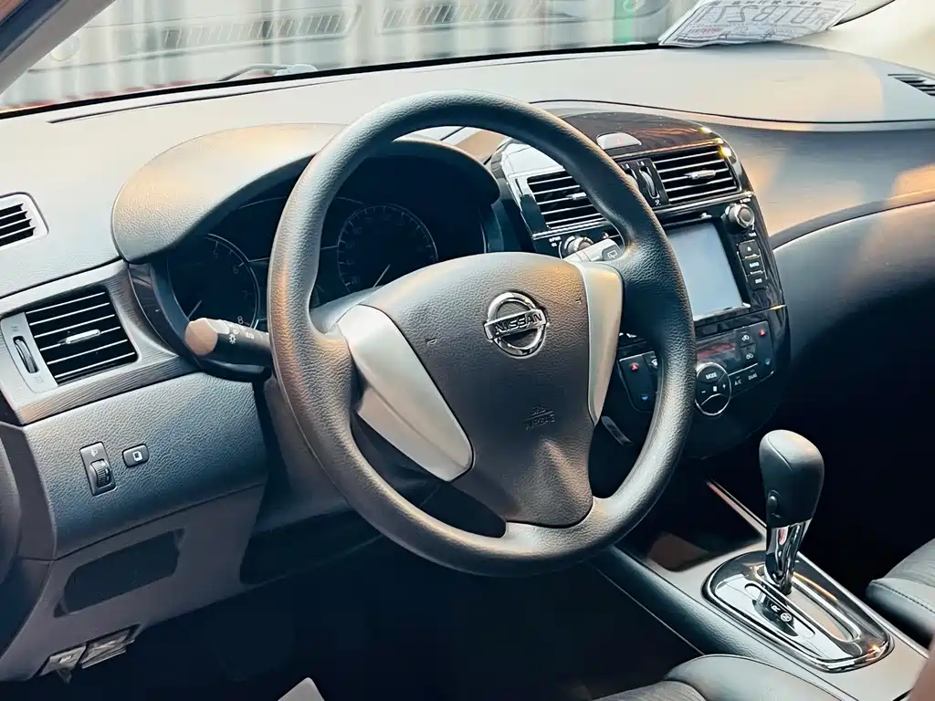 Nissan Tiida — миниатюра 14