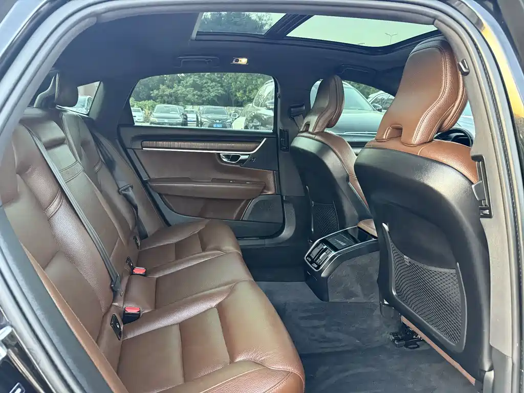 Volvo S90 — миниатюра 6