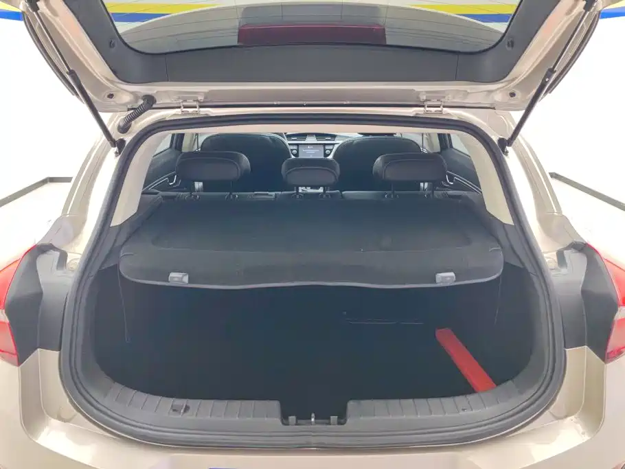 Geely Emgrand GS — миниатюра 4