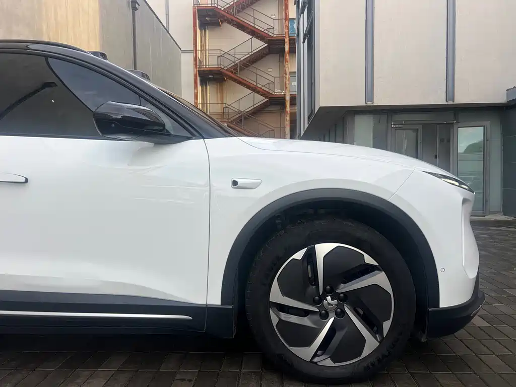 NIO ES6 — миниатюра 9