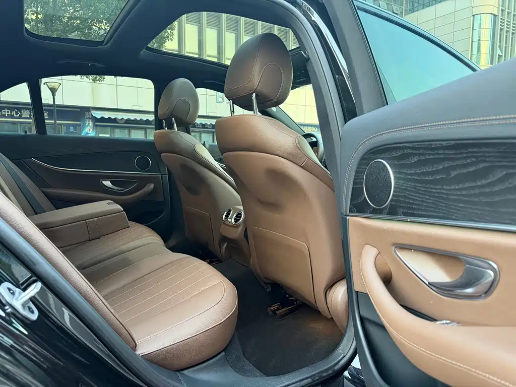 Mercedes-Benz E-Class (Import) — миниатюра 9