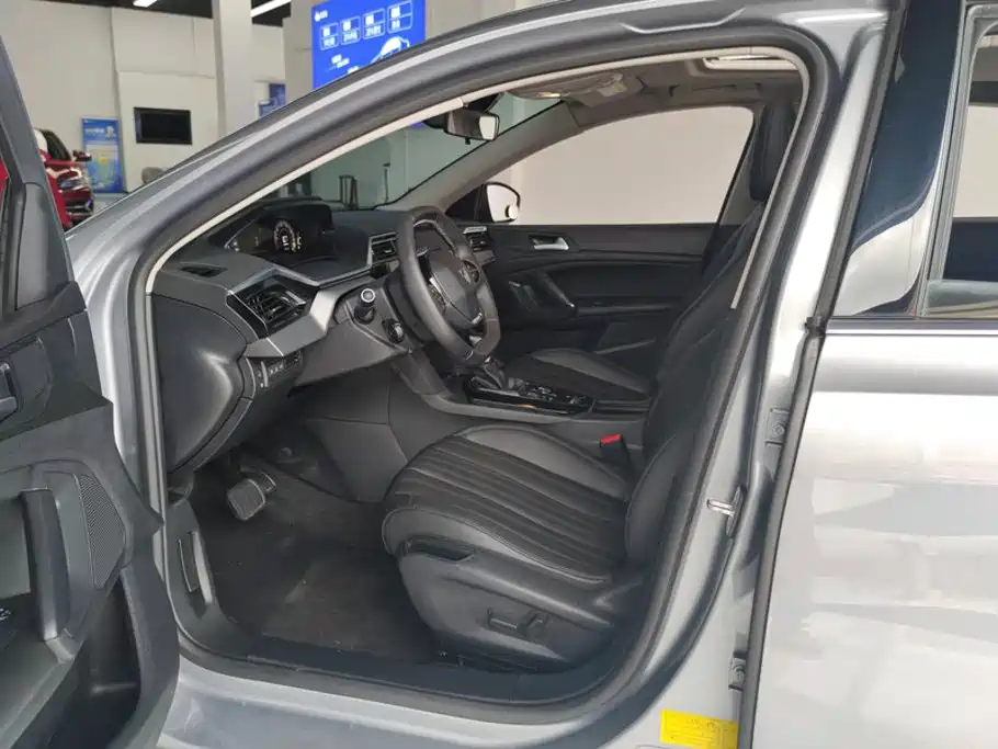 Peugeot 408 — миниатюра 9