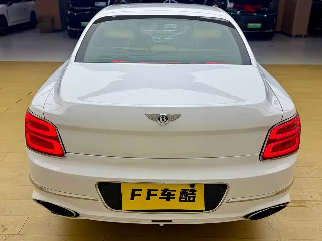 Bentley Flying Spur — миниатюра 6