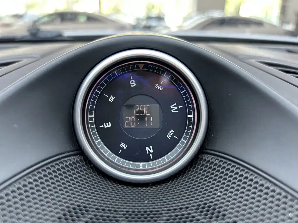 Porsche Cayenne — миниатюра 32