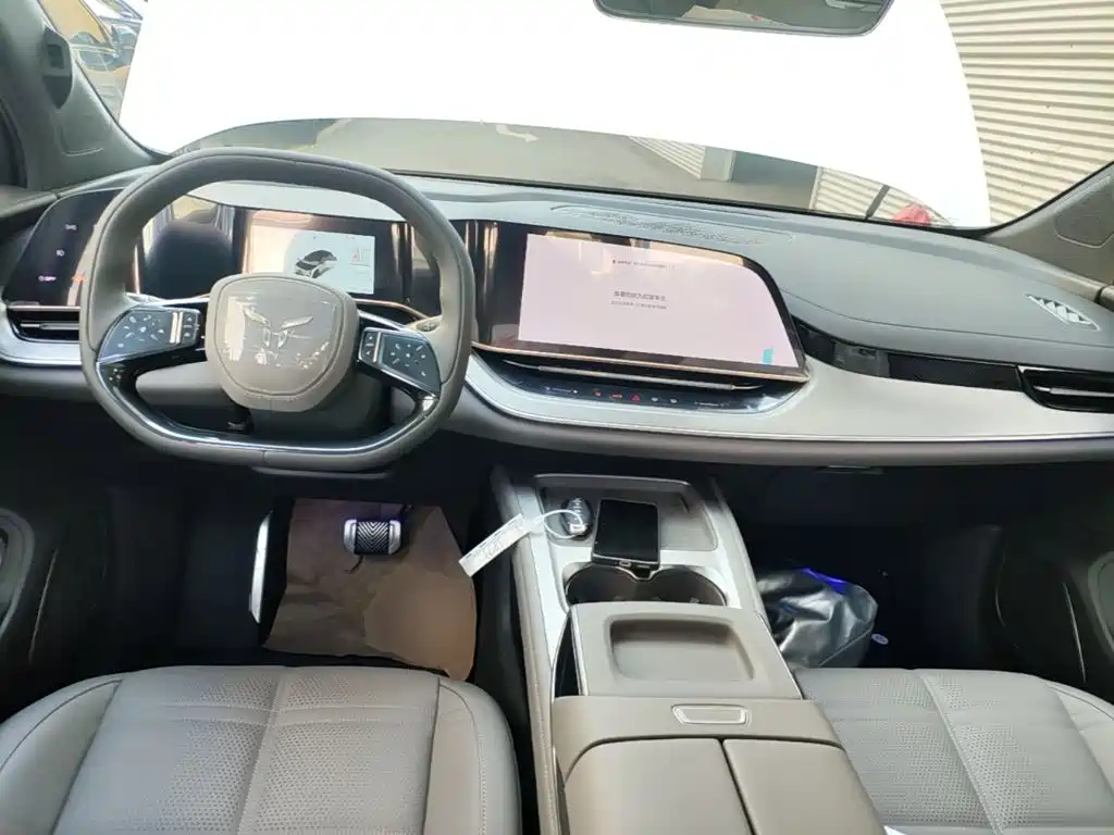 Hongqi 08 2025 605