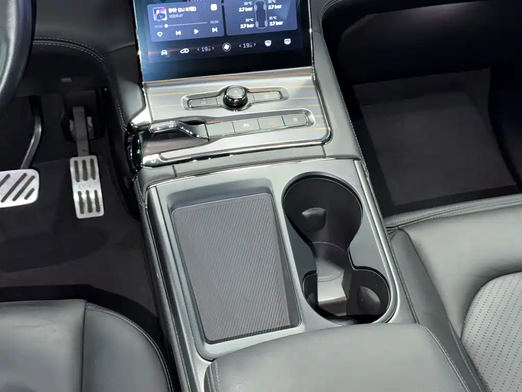 NIO ES6 — миниатюра 13