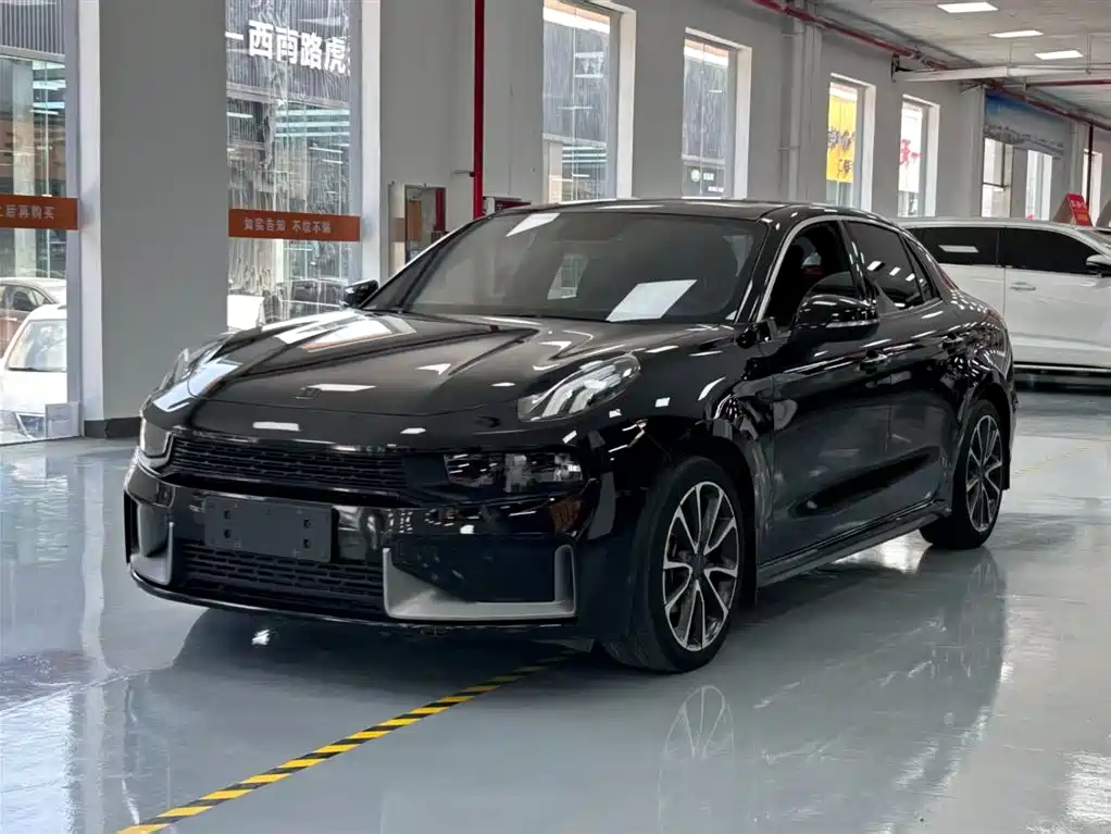 Купить Lynk & Co 03
