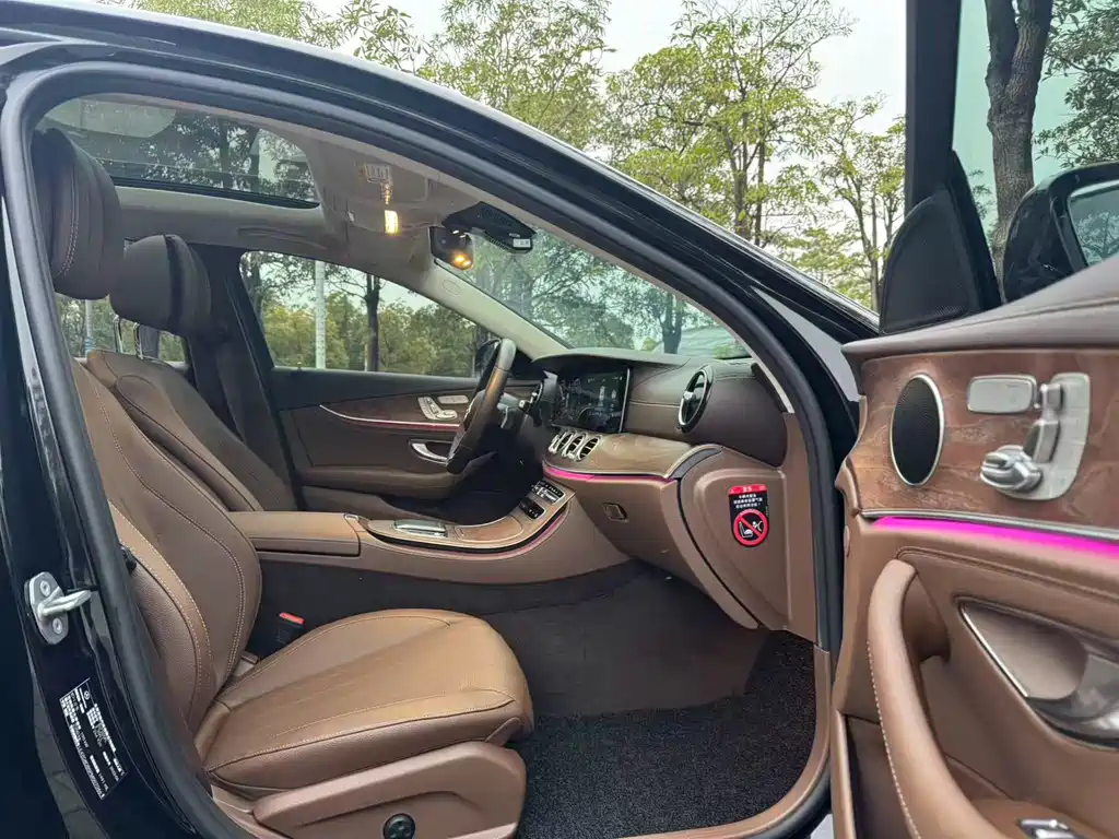 MERCEDES-BENZ E CLASS