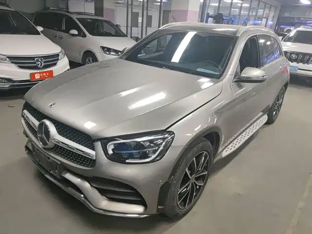 MERCEDES-BENZ GLC