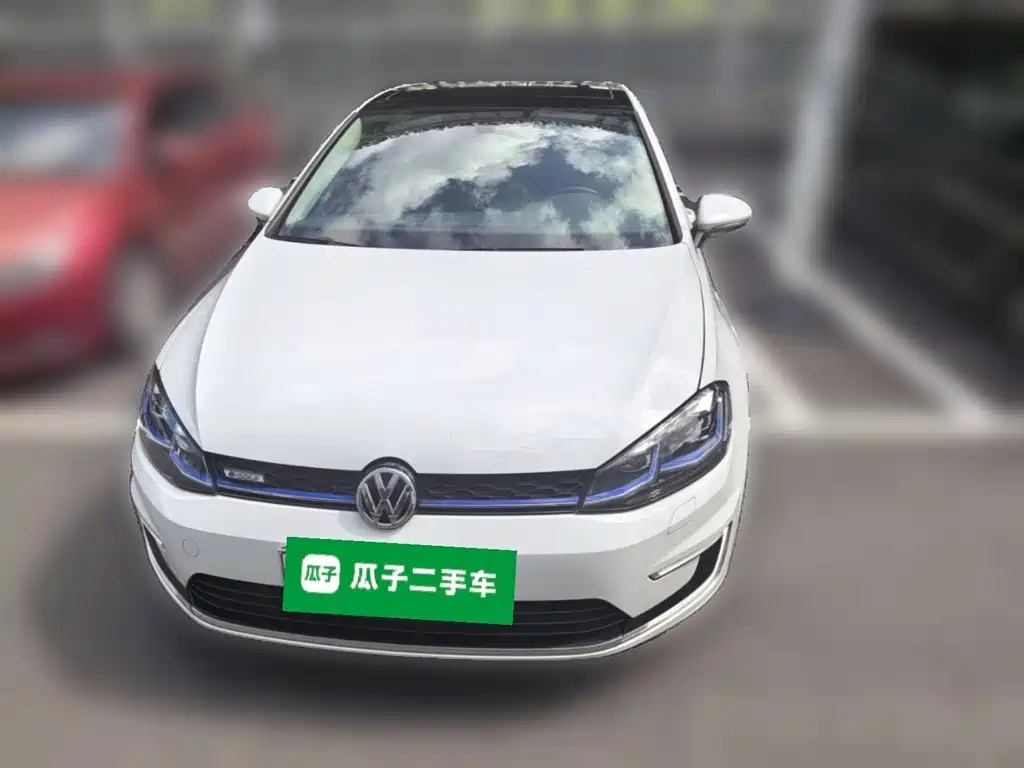 Volkswagen Golf EV — миниатюра 23