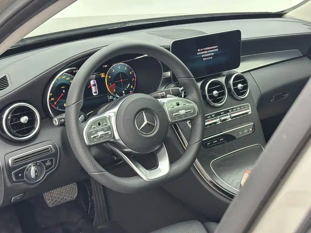 Mercedes-Benz C-Class — миниатюра 13