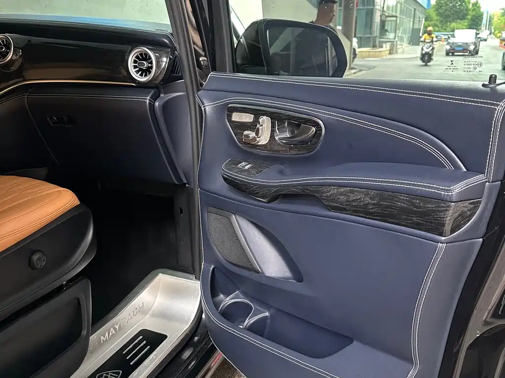 Mercedes-Benz V-Class (Import) — миниатюра 4