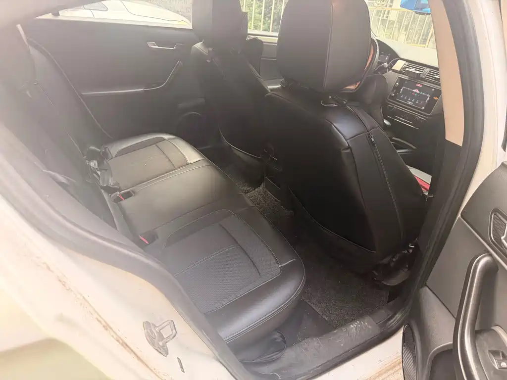 Qoros Qoros 3 — миниатюра 7