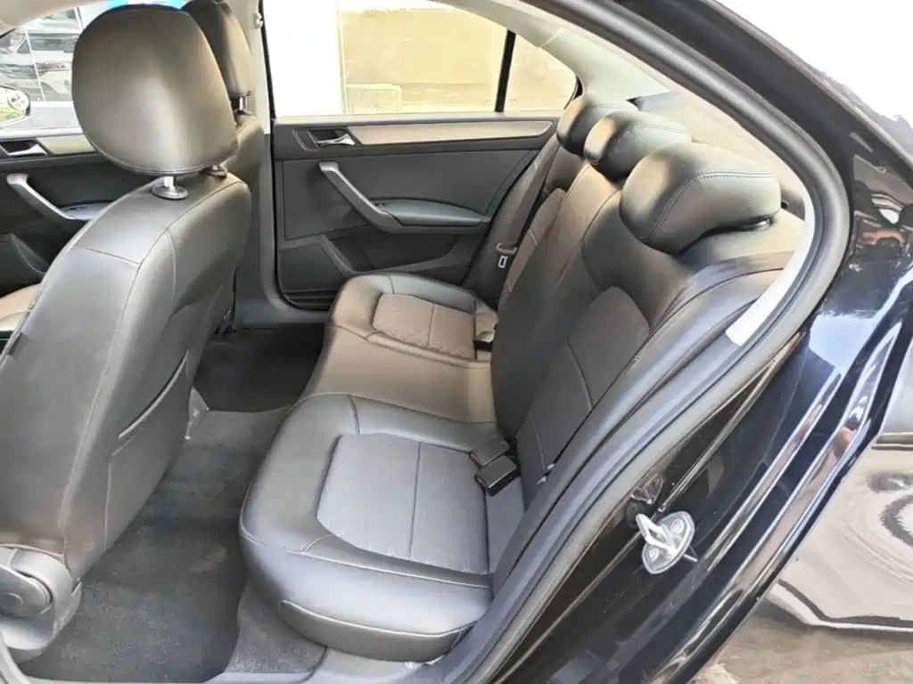 Volkswagen Santana — миниатюра 17