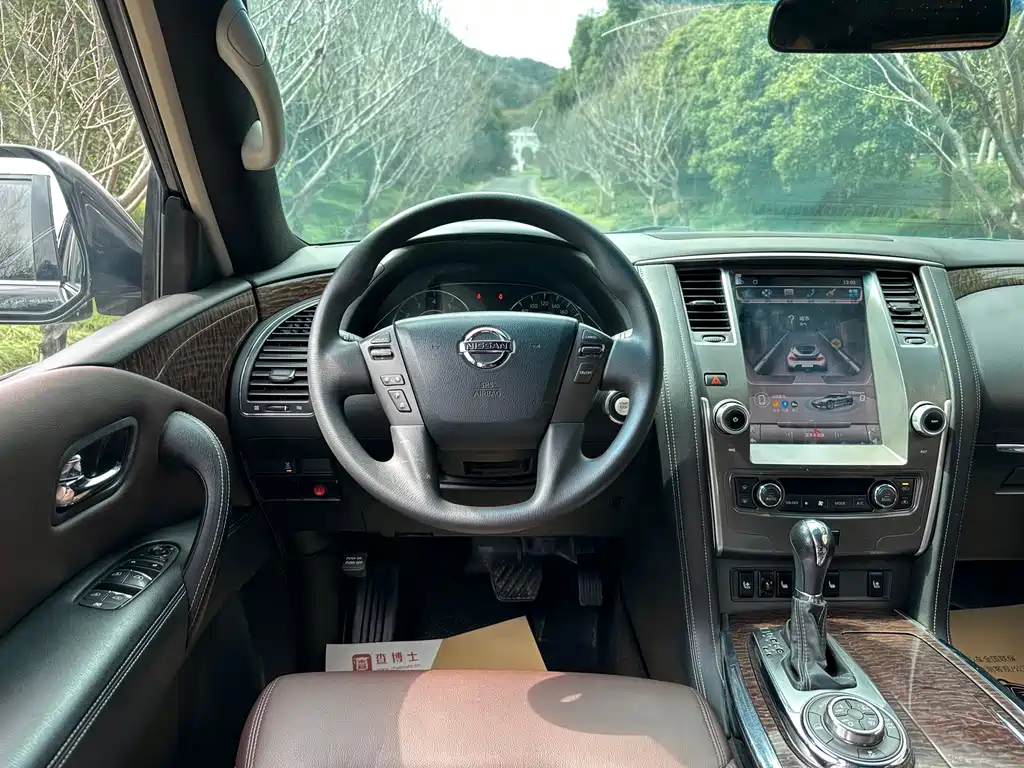 Nissan Patrol — миниатюра 9