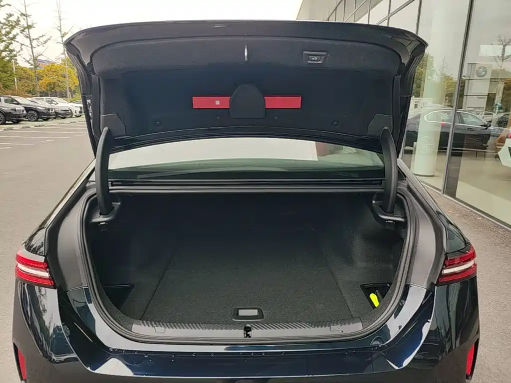 BMW i5 — миниатюра 19
