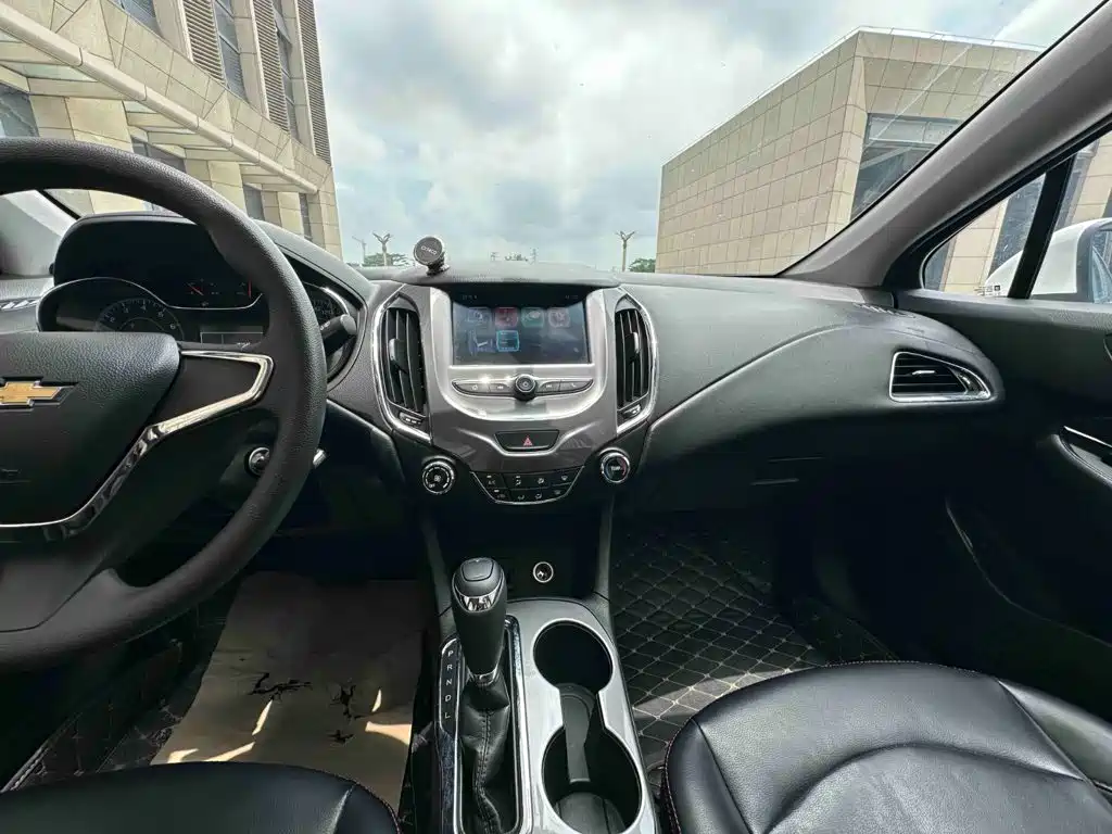 Chevrolet Cruze — миниатюра 11