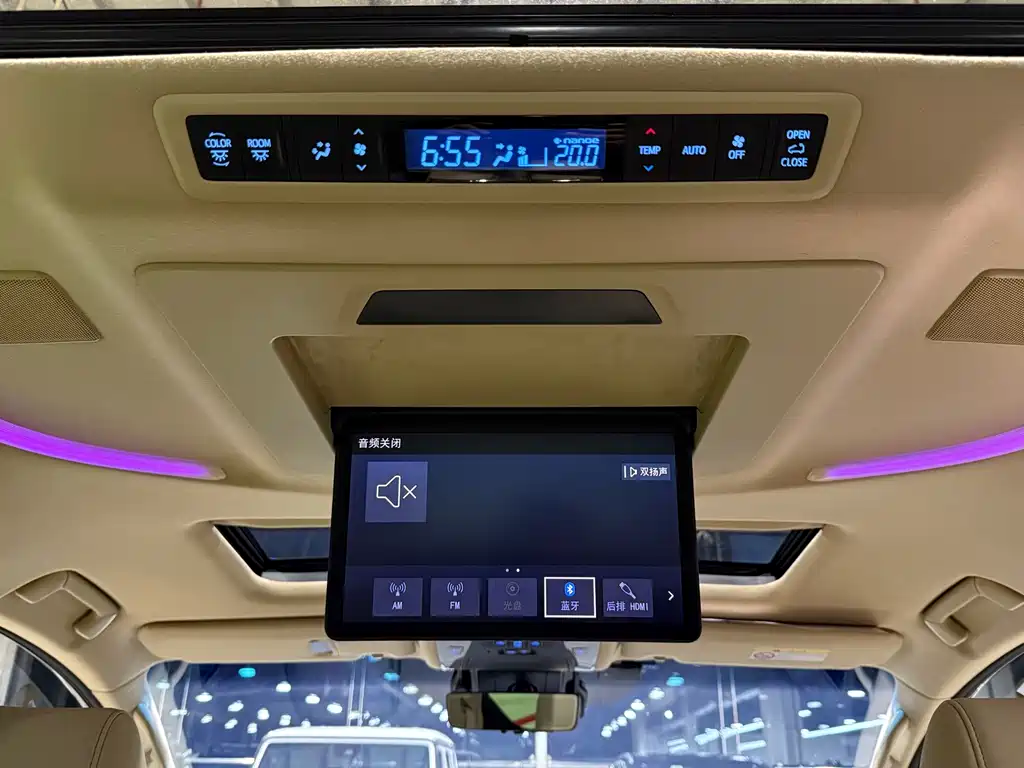 Toyota Alphard — миниатюра 21