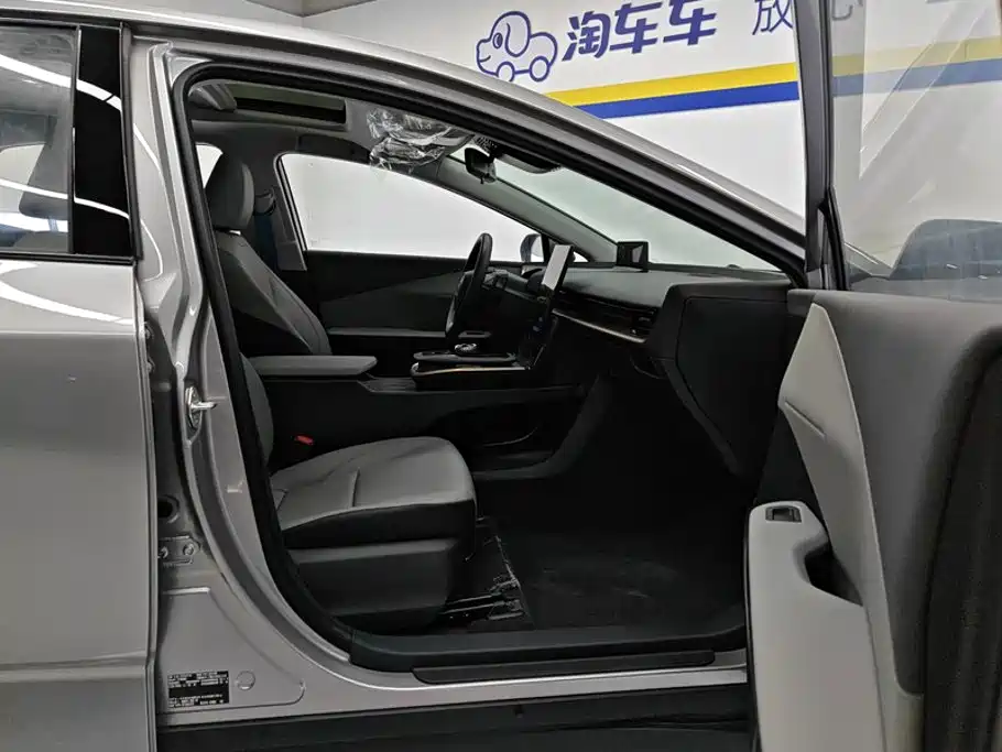 Toyota bZ3 — миниатюра 8