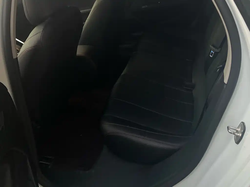 Peugeot 308 — миниатюра 11