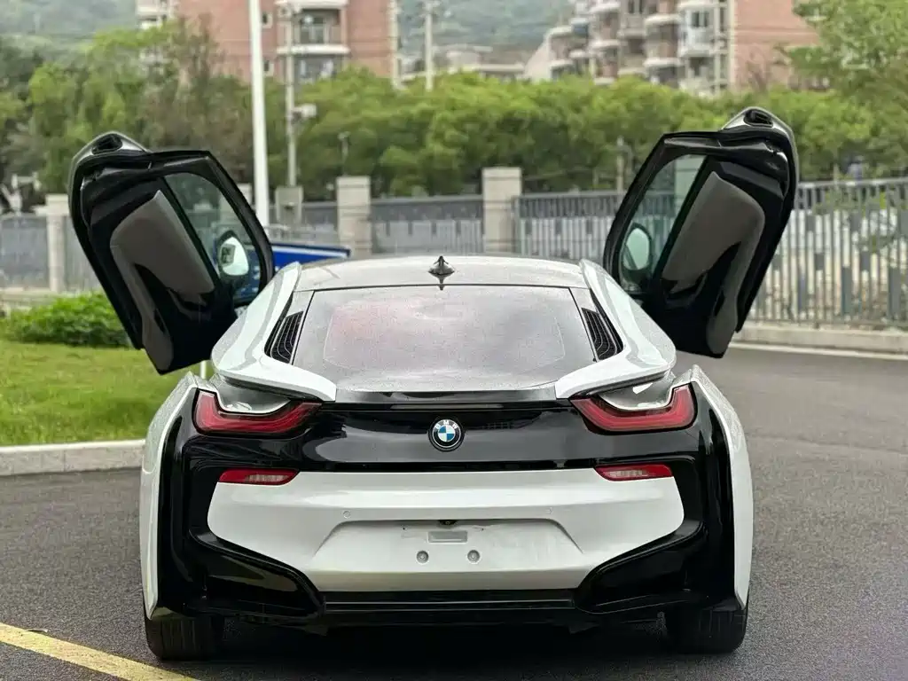 BMW i8