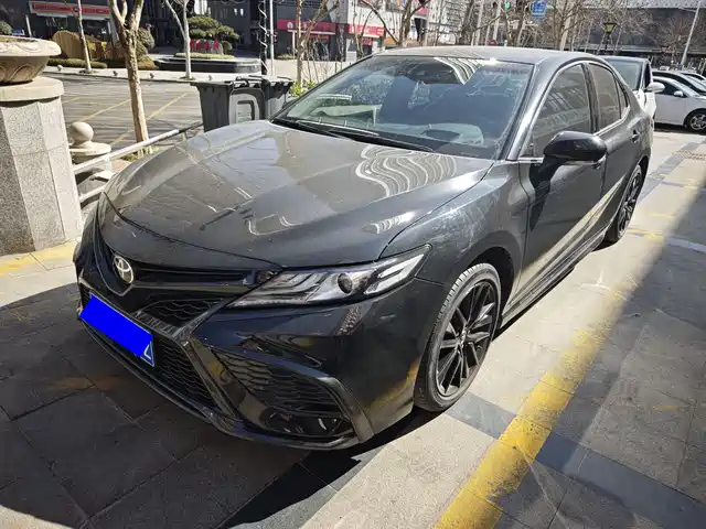 TOYOTA CAMRY