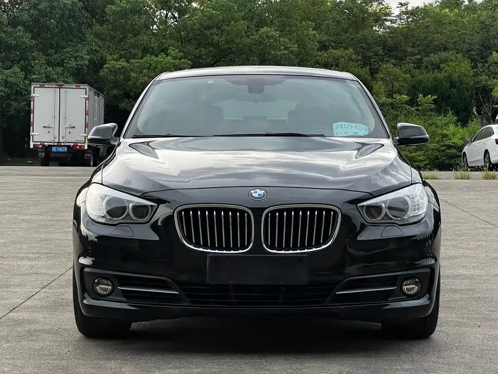 BMW 5 Series GT — миниатюра 2
