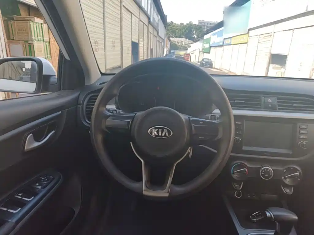 Kia K2 — миниатюра 11
