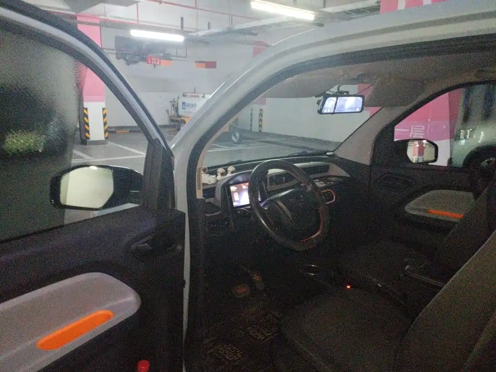 Wuling MINIEV — миниатюра 13