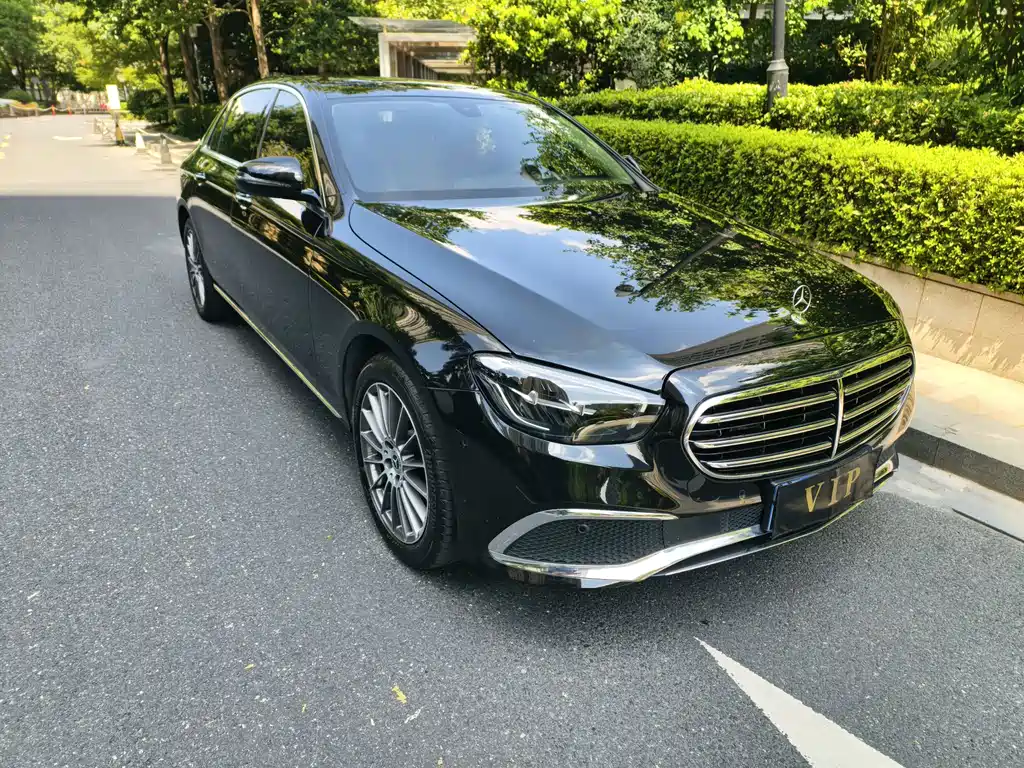 Mercedes-Benz E-Class — миниатюра 3