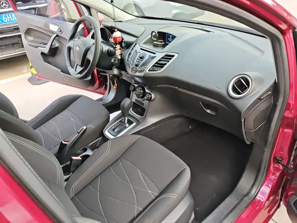 Ford Fiesta — миниатюра 13