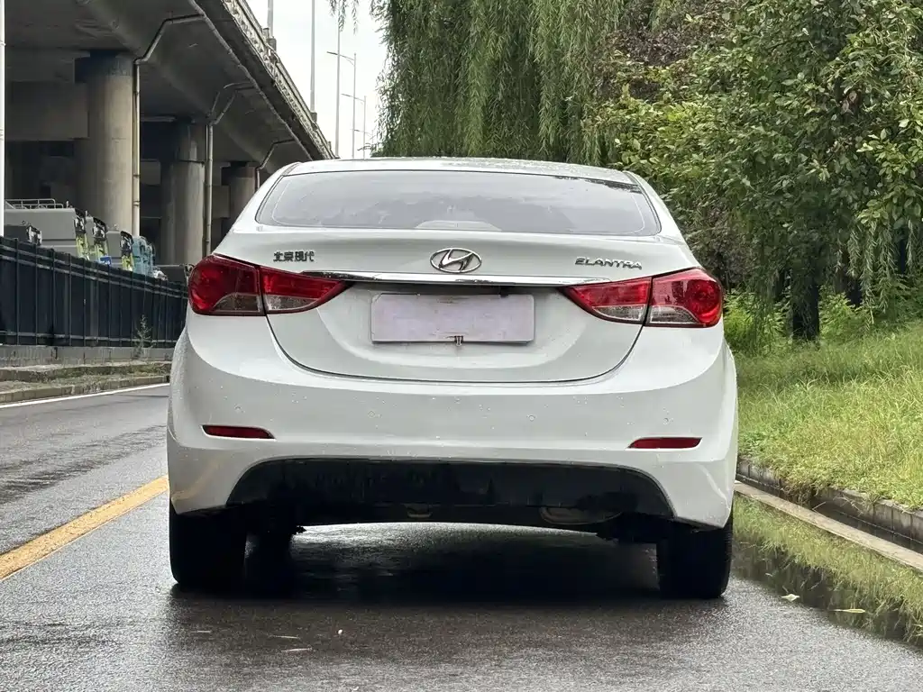 Hyundai Elantra Langdong — миниатюра 5