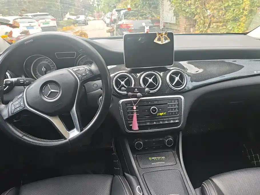 Mercedes-Benz GLA — миниатюра 12