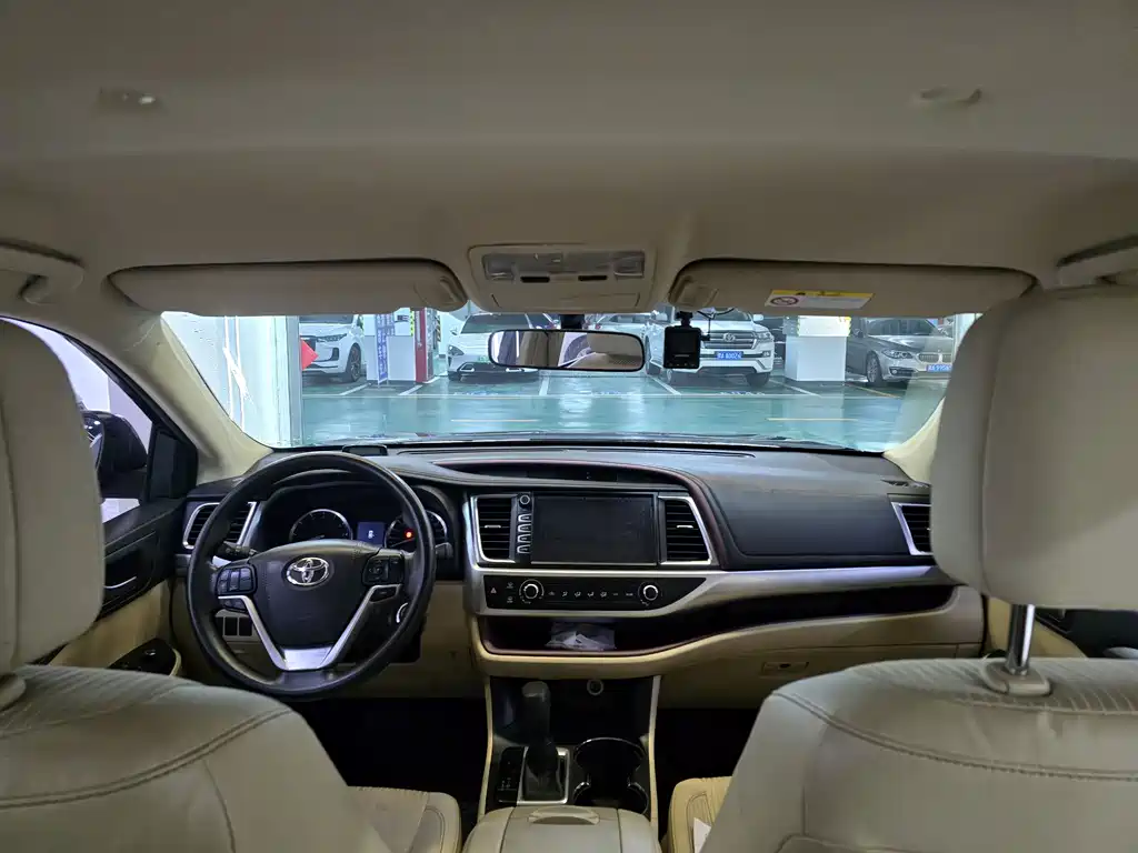 Toyota Highlander 2015 3.5L Elite 7 мест