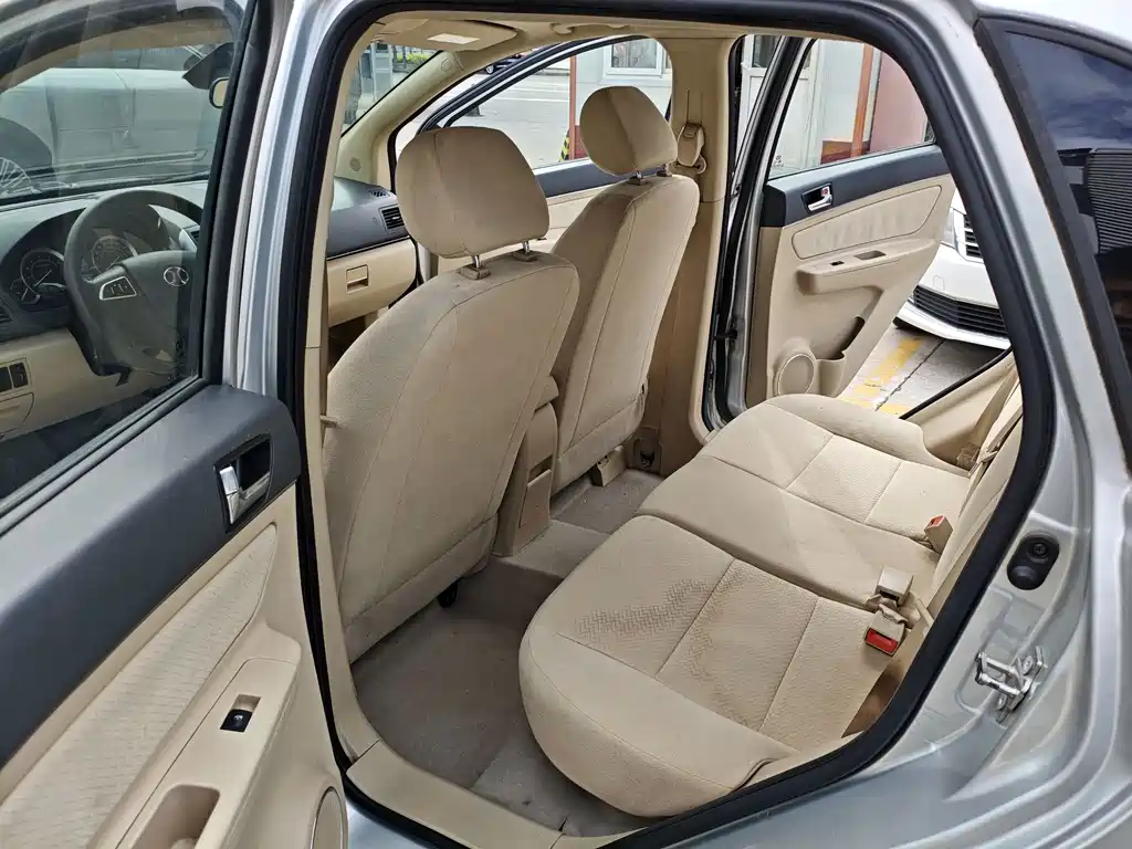 BAIC E-Series — миниатюра 10