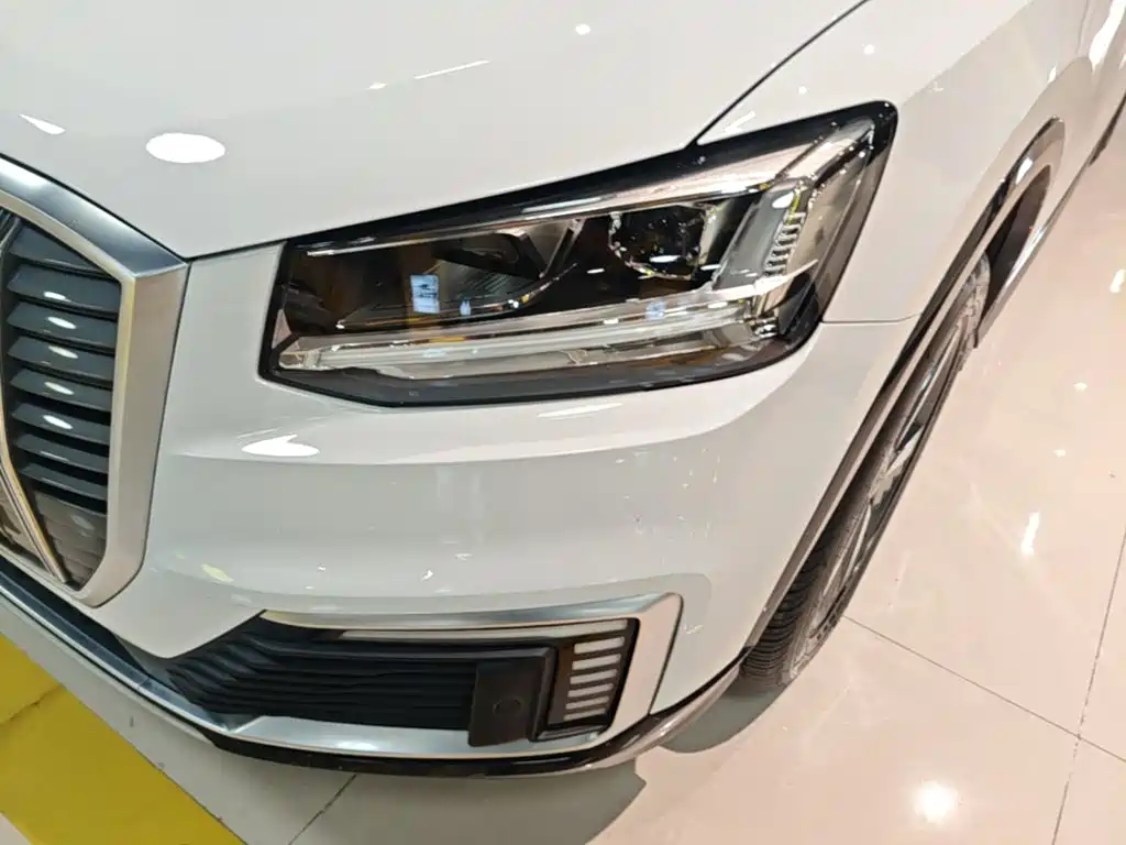 Audi Q2L e-tron — миниатюра 18