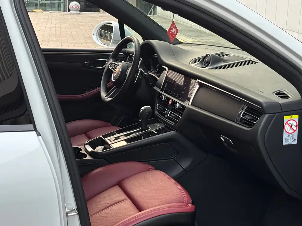 Porsche Macan — миниатюра 12