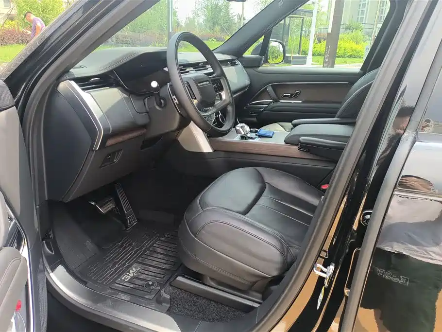 Land Rover Range Rover 2023 3.0 L6 400PS мест Long Wheelbase