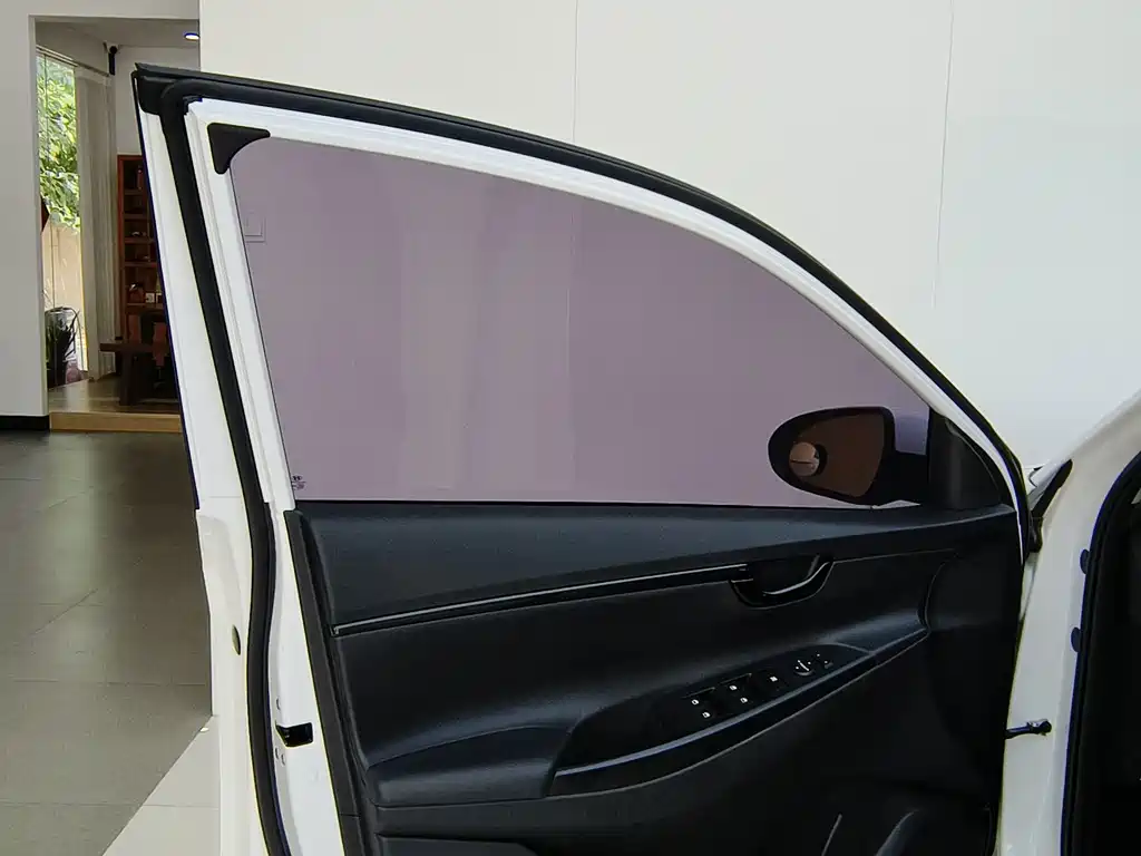 Hyundai Elantra — миниатюра 15