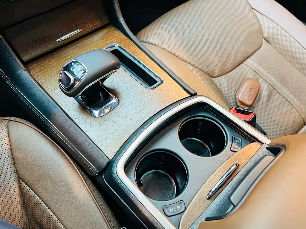 Chrysler 300C — миниатюра 9