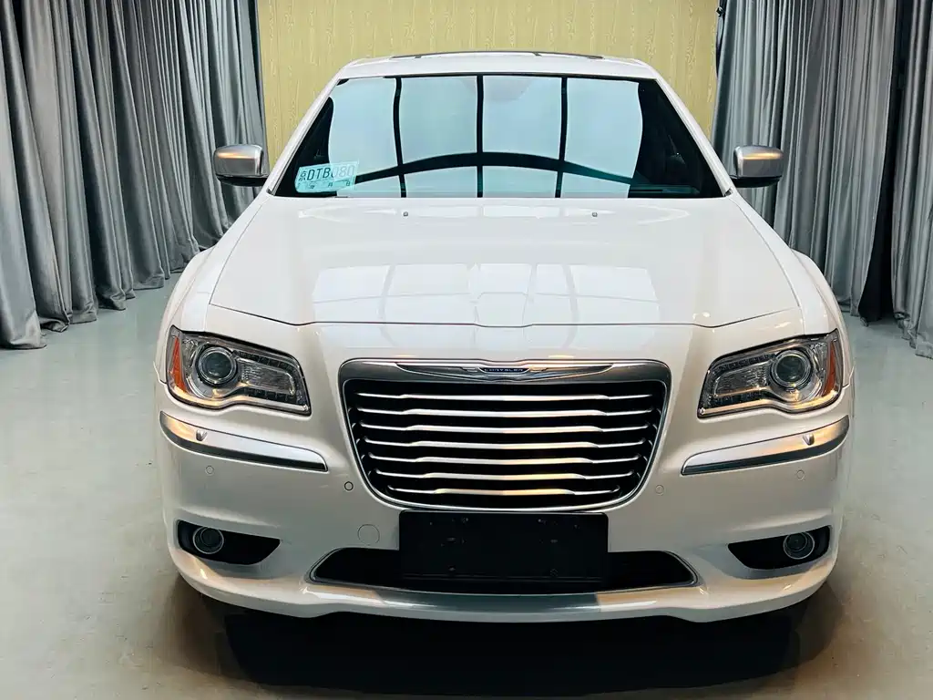 Chrysler 300C — миниатюра 2