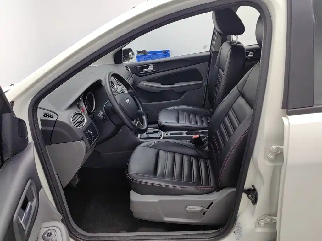 Ford Focus — миниатюра 10
