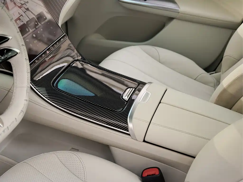 Mercedes-Benz EQE SUV — миниатюра 15