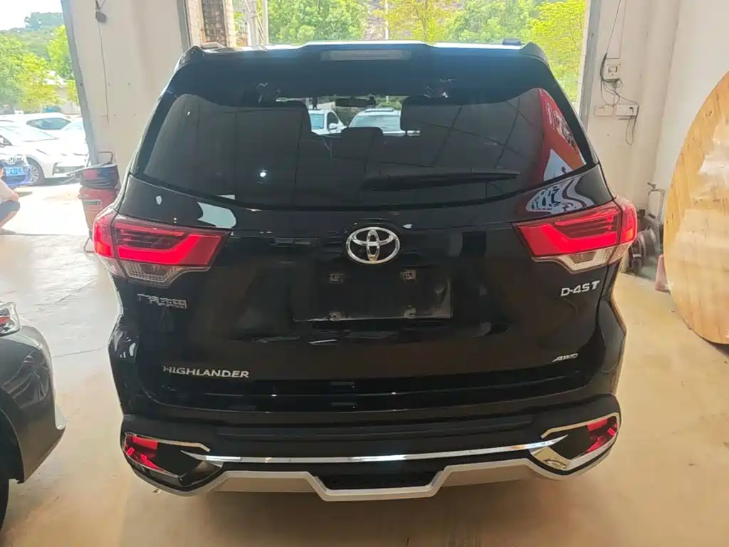 Toyota Highlander 2021 2.0T Elite 7 мест