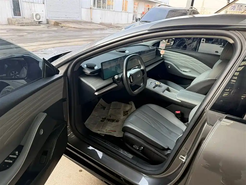 GEELY GALAXY GALAXY E8