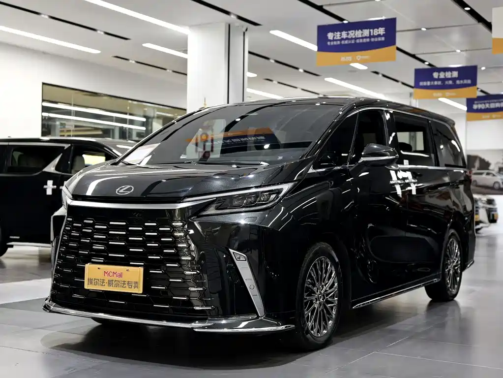 Lexus LM 2023 500h мест